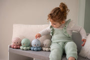 Cloud B Twinkles to Go Octo Nightlight Projector - Soft Pink image 2