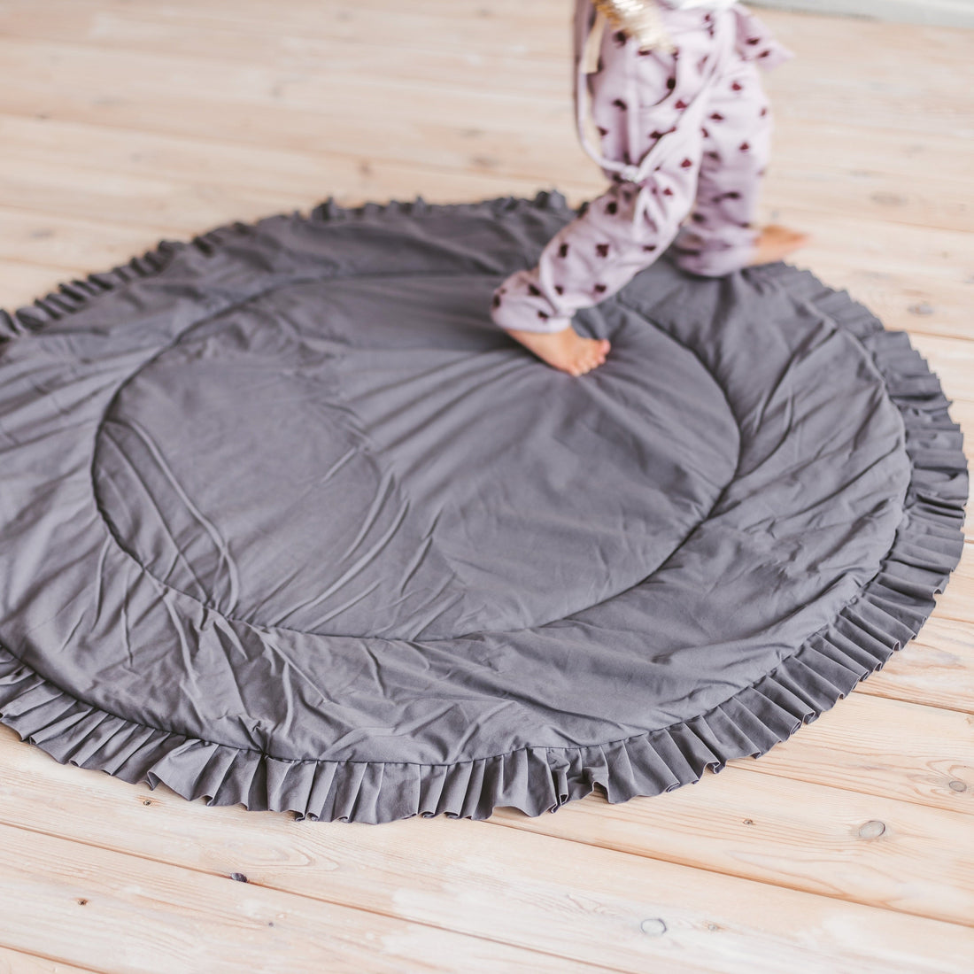 MINICAMP Kids Playmat with Ruffled Border in Grey