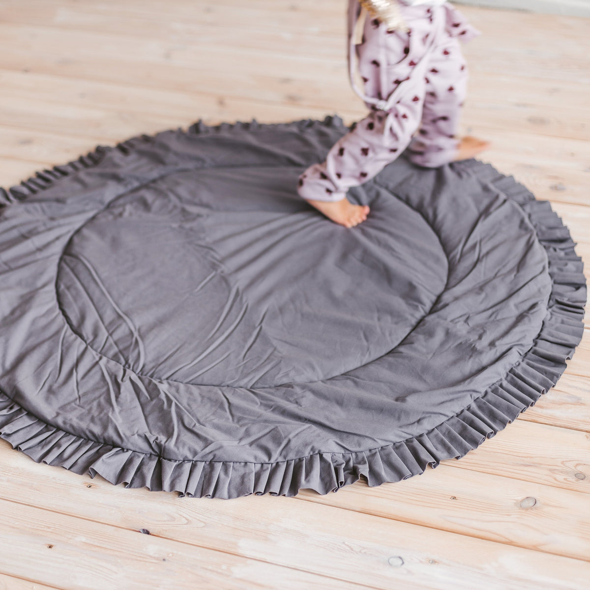 MINICAMP Kids Playmat with Ruffled Border in Grey